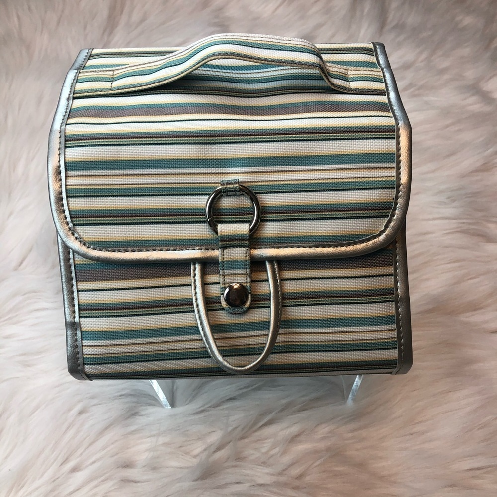 Travel Toiletries Bag - Picture 2 of 11